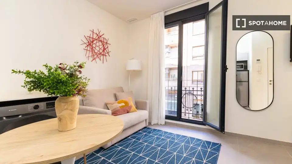 Flat with terrace to rent in L'Olivereta