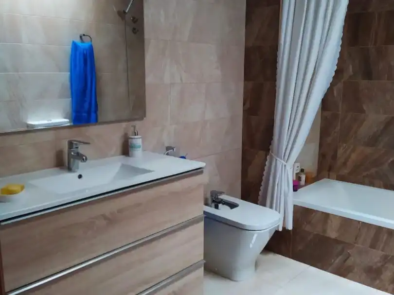 Bany de Casa o xalet en venda en Sant Vicenç de Castellet amb Aire condicionat, Terrassa i Balcó