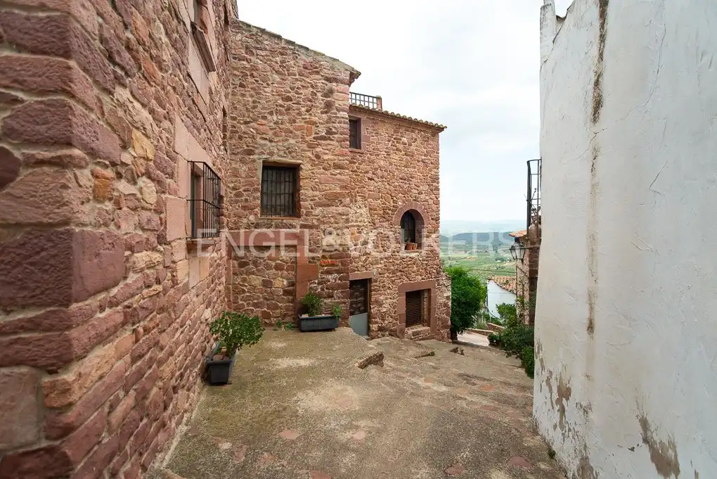 Casa adosada en venta en Vilafamés, Castellón