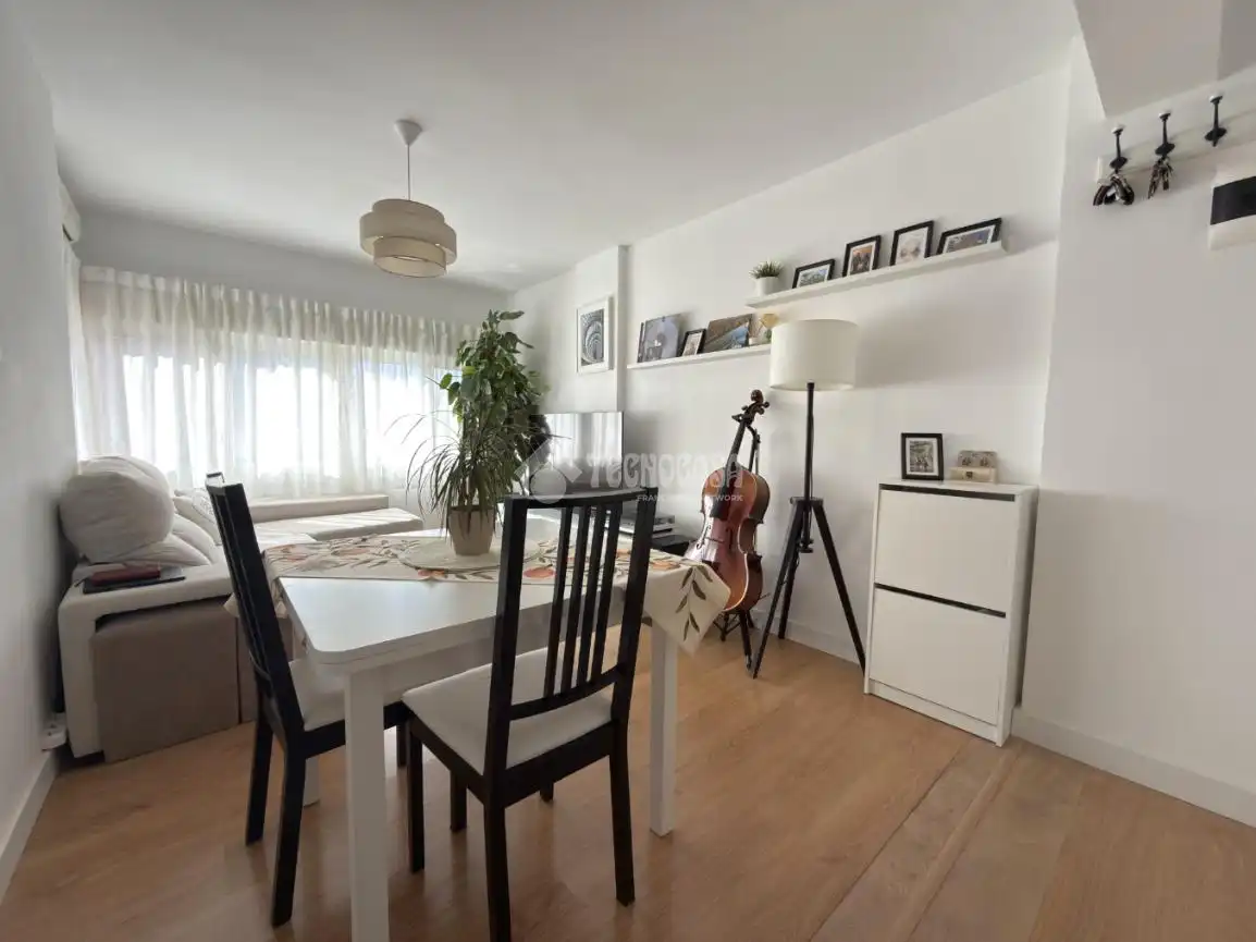 Living room of Flat for sale in Alcorcón  with Air Conditioner, Heating and Storage room