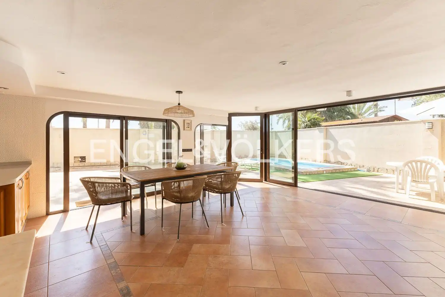Vista exterior de Casa o chalet de alquiler en La Pobla de Farnals con Aire acondicionado, Calefacción y Jardín privado