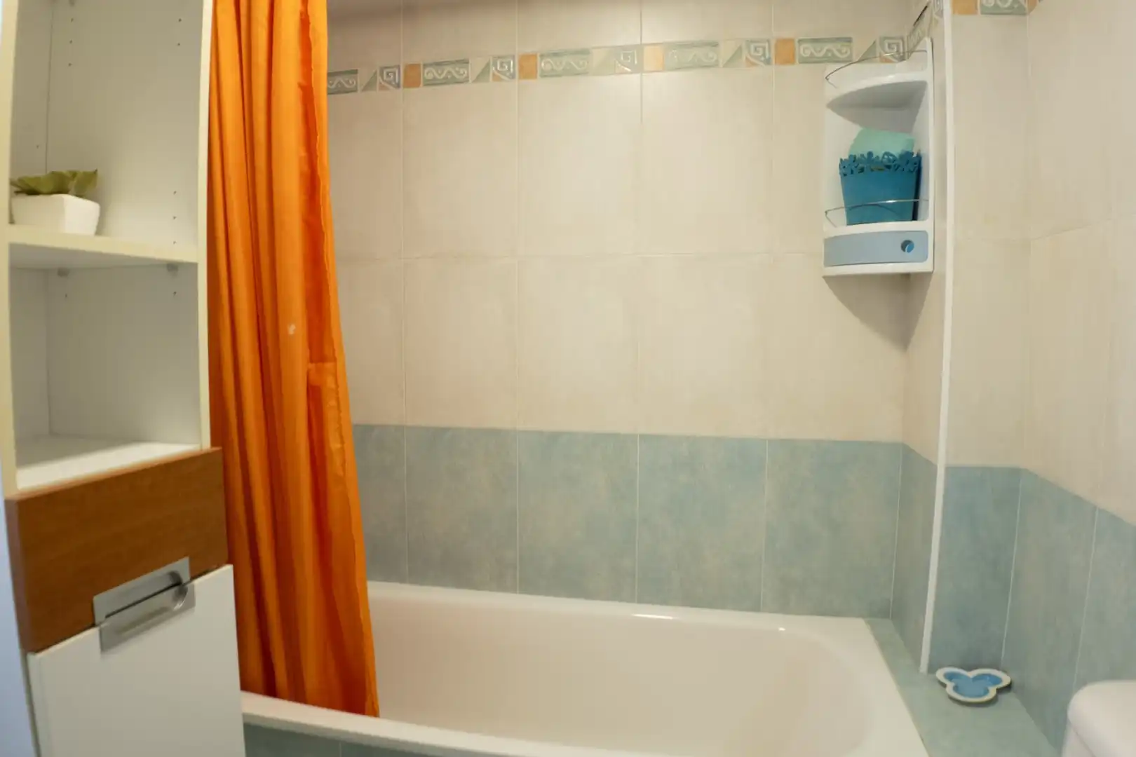 Badezimmer von Wohnung zum Verkauf in Villajoyosa / La Vila Joiosa mit Klimaanlage, Heizung und Privatgarten