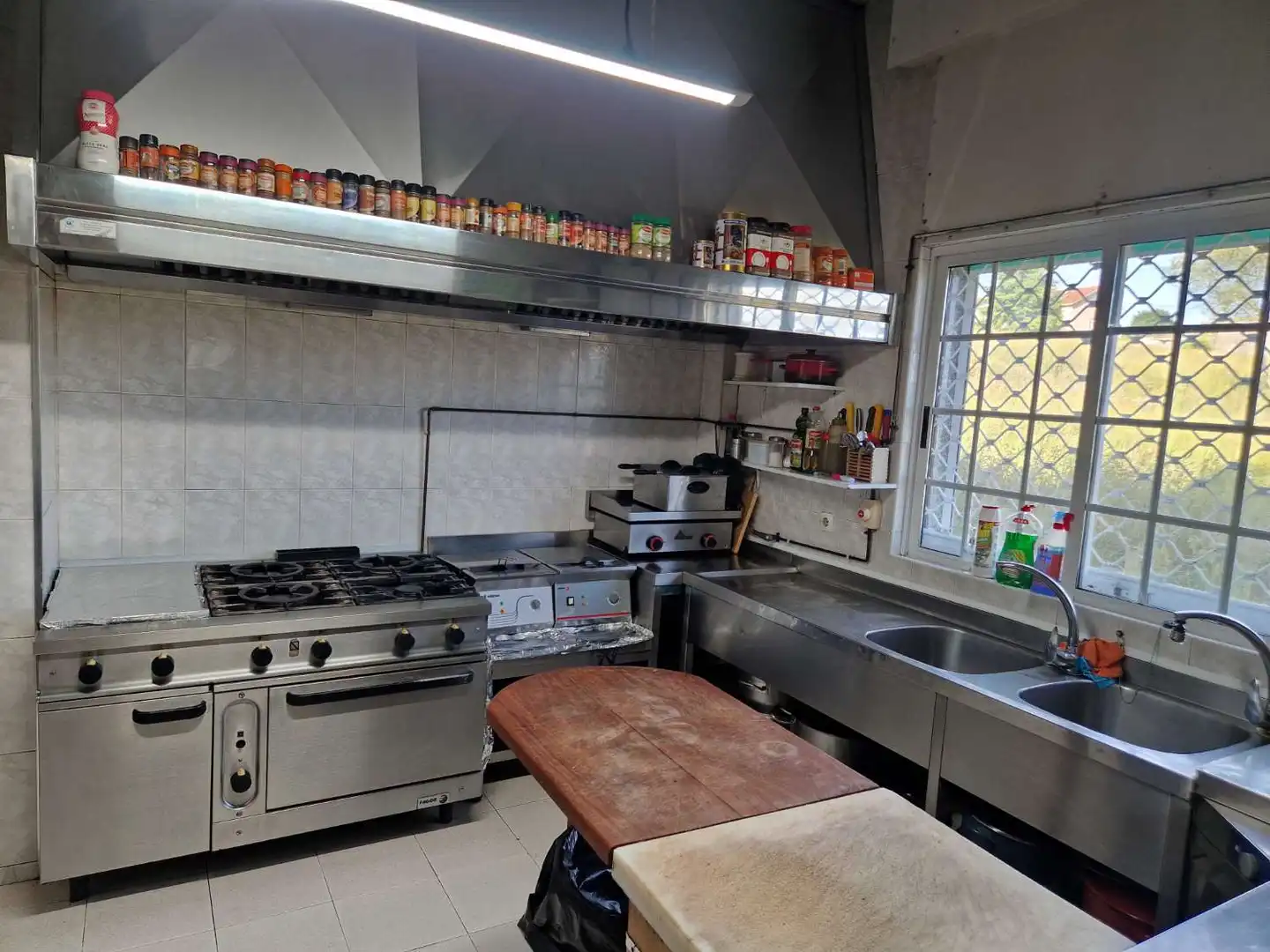 Kitchen of Commercial properties for rent in A Baña    with Furnished