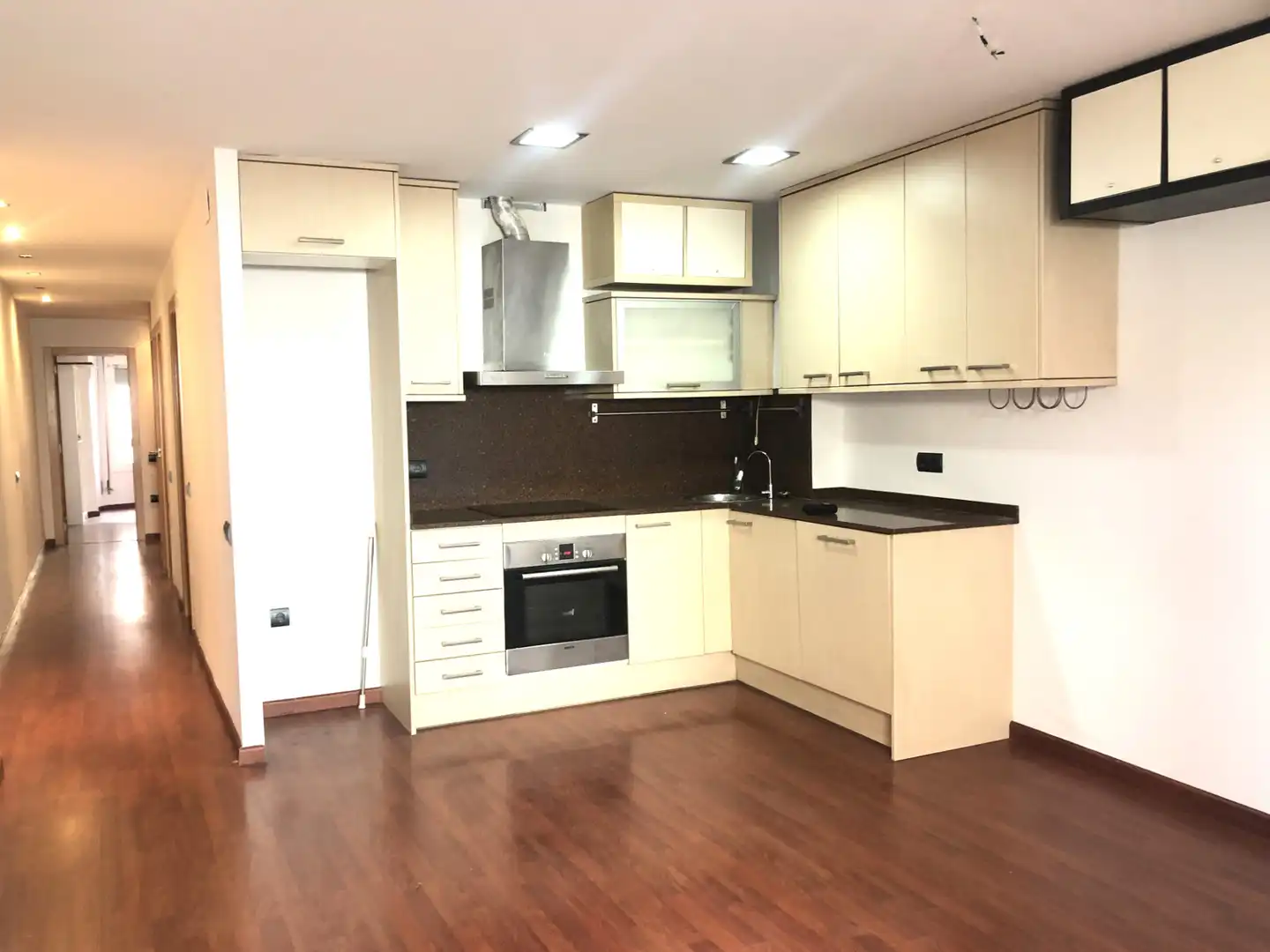 Appartamento con terrazza in vendita a Centre