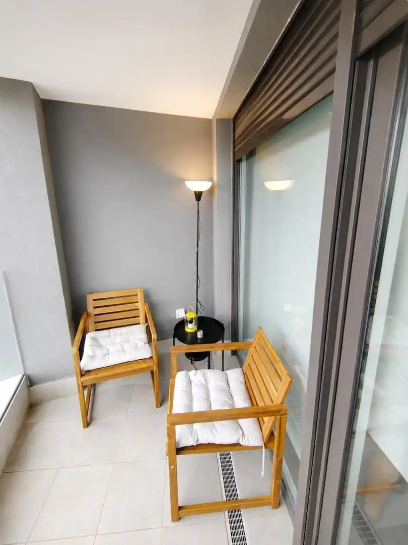 Terrassa de Apartament de lloguer en Oviedo  amb Calefacció, Traster i Moblat