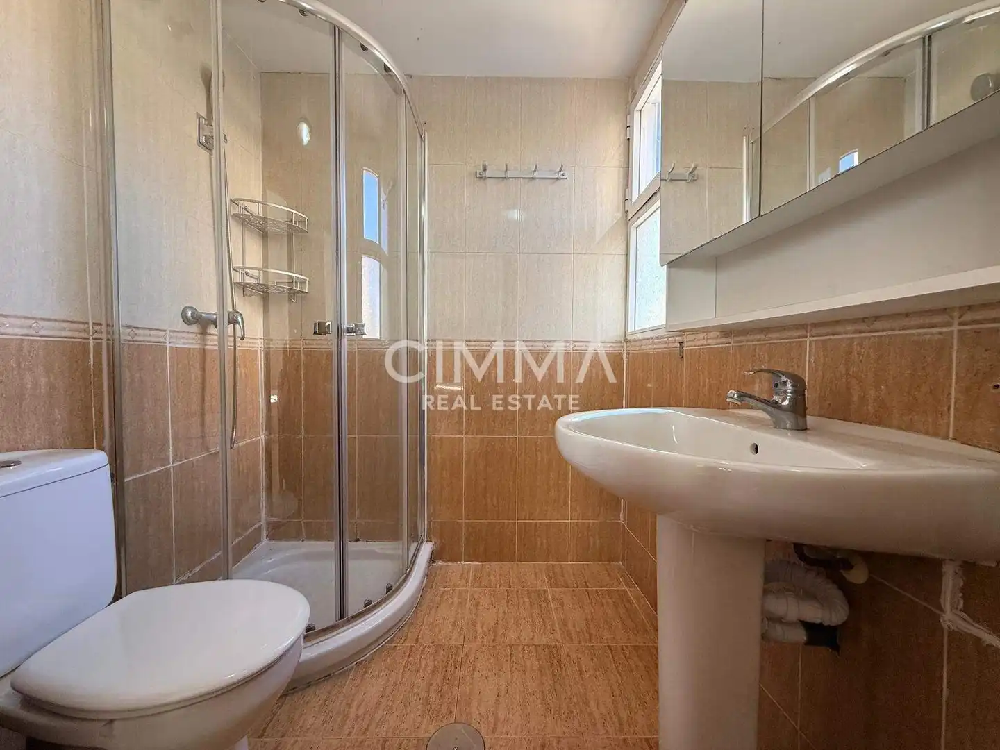 Baño de Apartamento en venta en Benidorm con Aire acondicionado, Jardín privado y Terraza