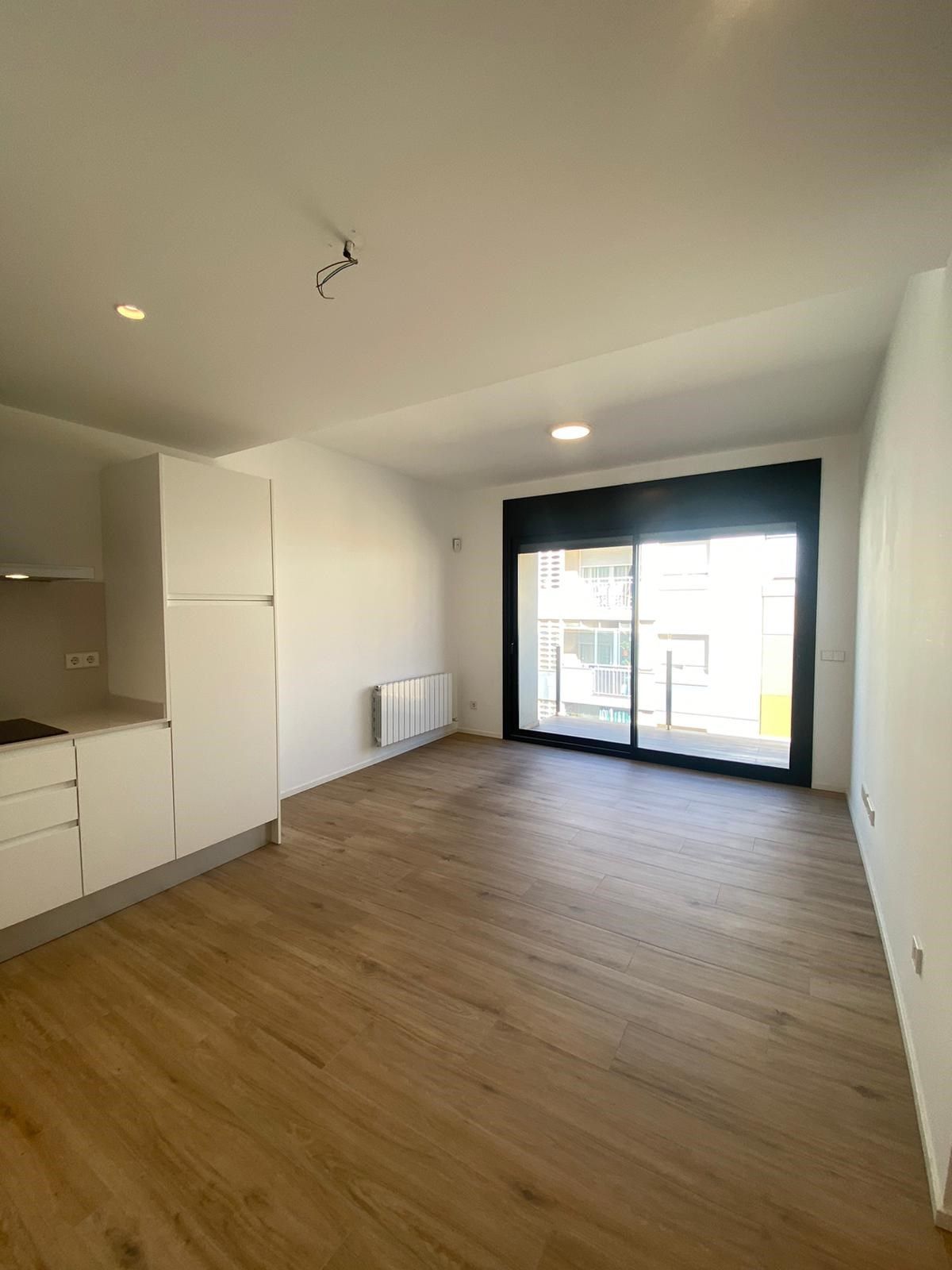 Bedroom of Flat to rent in Girona Capital  with Heating and Balcony