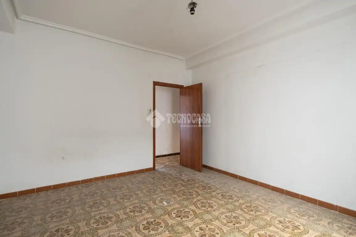 Habitación de Piso en venta en Granada con Balcón