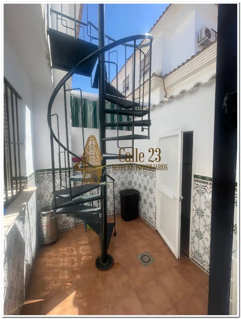 Adossat amb piscina en venda a Avenida Cristóbal Colón, imagen 27