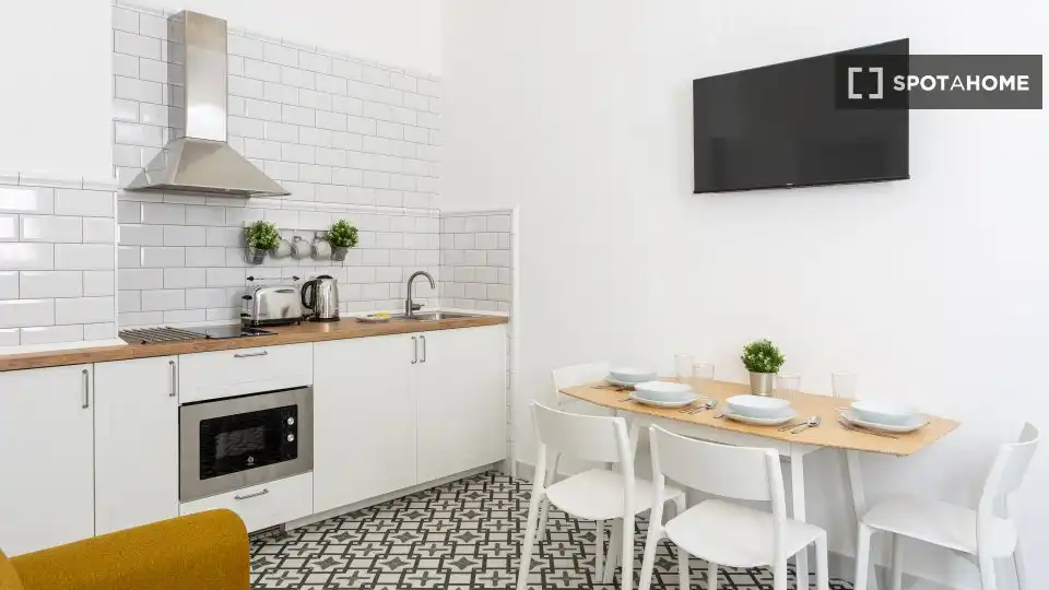 Cuina de Estudi per a compartir en Málaga amb Aire condicionat, Terrassa i Moblat