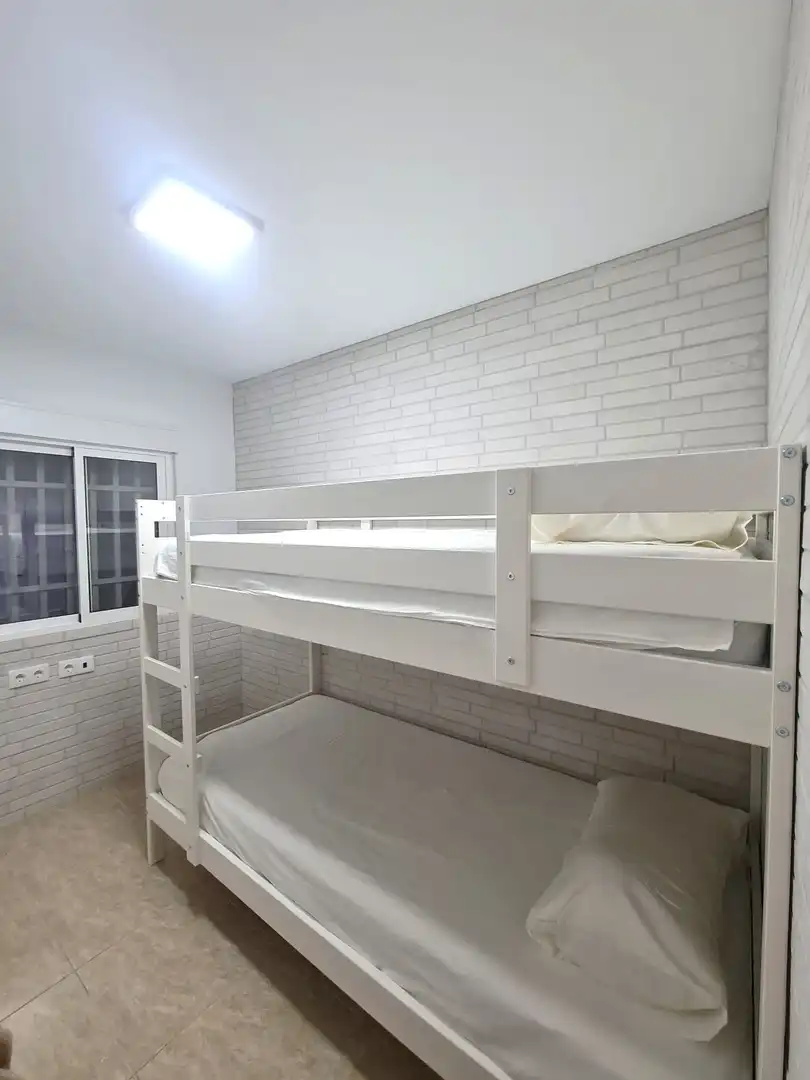 Habitación de Casa o chalet de alquiler en Santa Pola con Aire acondicionado, Jardín privado y Trastero