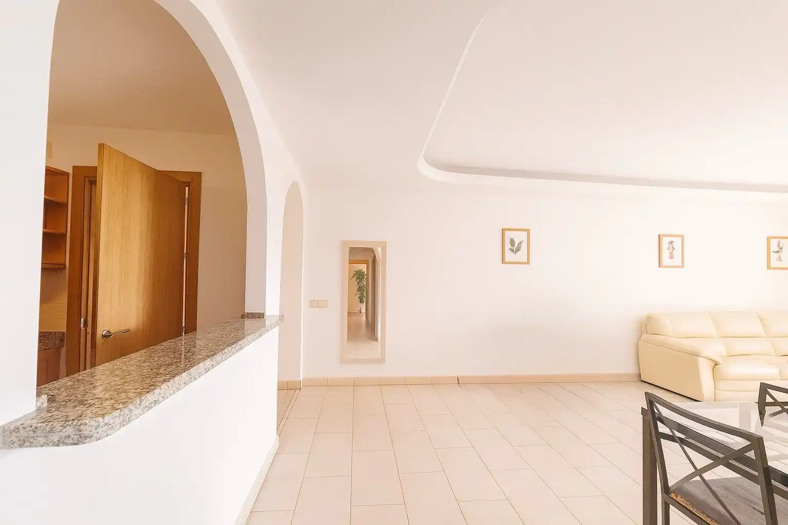 Flat for sale in Benahavís  with Air Conditioner, Private garden and Terrace