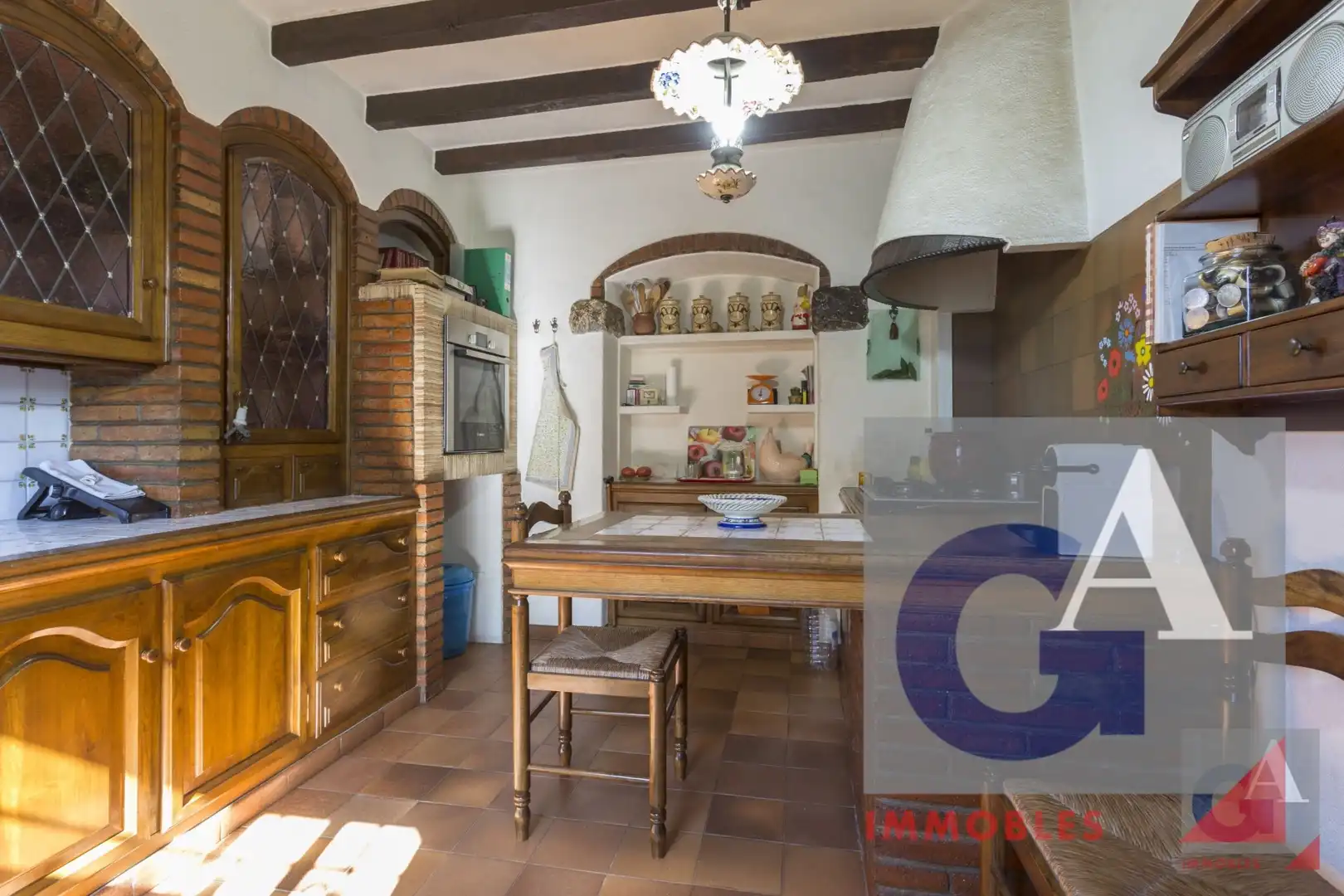 Country homes for sale in Montagut i Oix