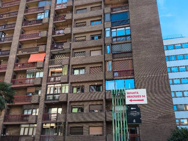 Garaje en Alquiler en Calle de la Infanta Mercedes, 92 en Castillejos - Cuzco