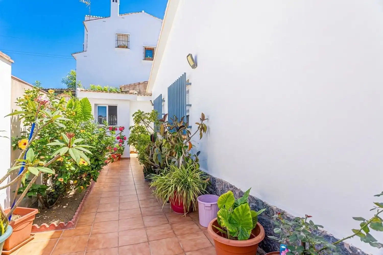 Vista exterior de Casa o xalet en venda en Rincón de la Victoria amb Terrassa i Traster