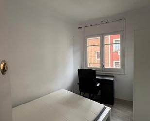 Dormitori de Apartament per a compartir en  Barcelona Capital amb Moblat, Rentadora i Internet