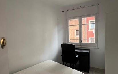 Dormitori de Apartament per a compartir en  Barcelona Capital amb Moblat, Rentadora i Internet