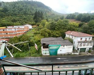 Vista exterior de Pis en venda en Balmaseda amb Calefacció, Parquet i Balcó