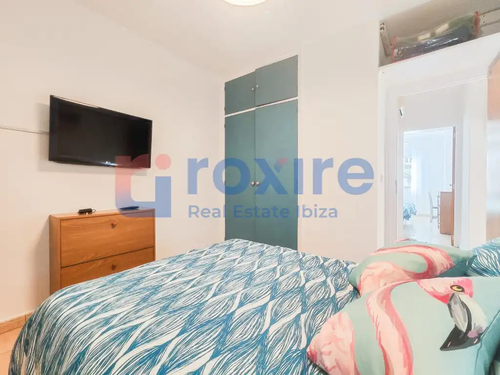 Dormitori de Apartament de lloguer en Sant Antoni de Portmany amb Aire condicionat, Terrassa i Moblat