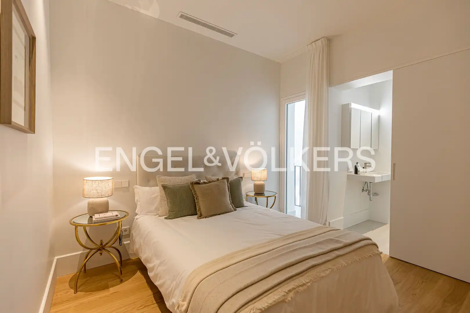 Schlafzimmer von Wohnung zum Verkauf in Madrid mit Klimaanlage, Heizung und Terrasse
