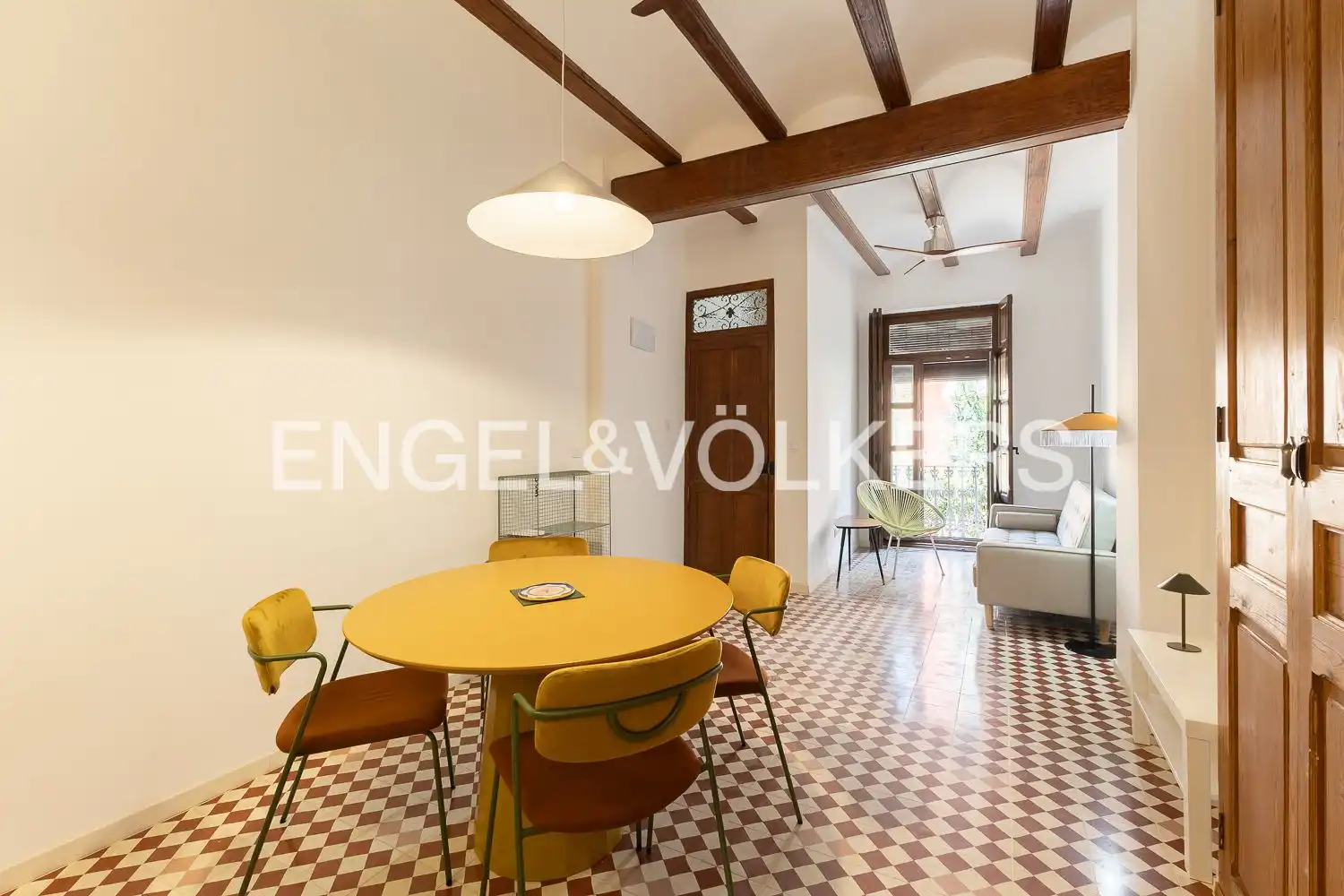 Außenansicht von Wohnung zur Miete in Valencia mit Heizung und Balkon