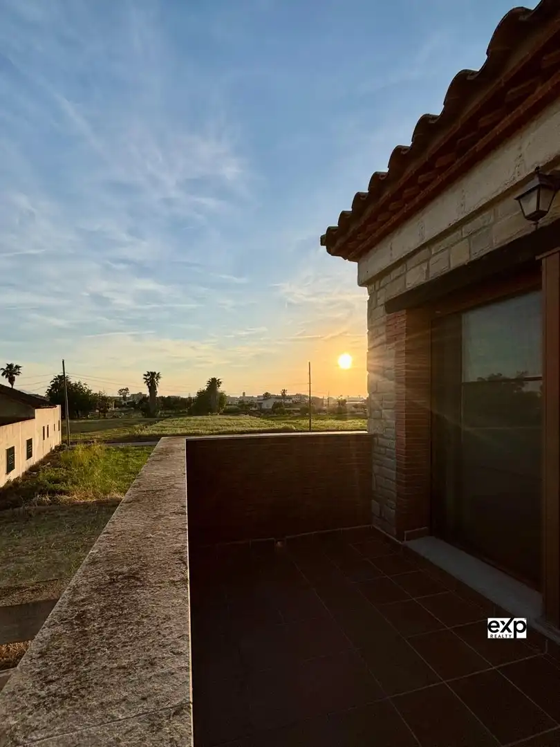 Terrassa de Casa o xalet en venda en Deltebre amb Calefacció, Terrassa i Balcó