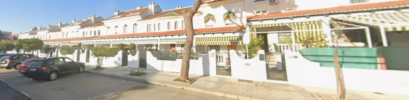 Adossat amb piscina en venda a Avenida Bulevar del Agua 12