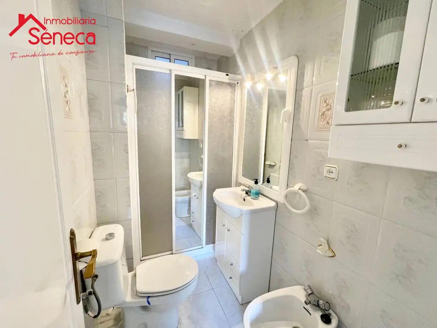 Bathroom of Flat for sale in Córdoba  with Air Conditioner