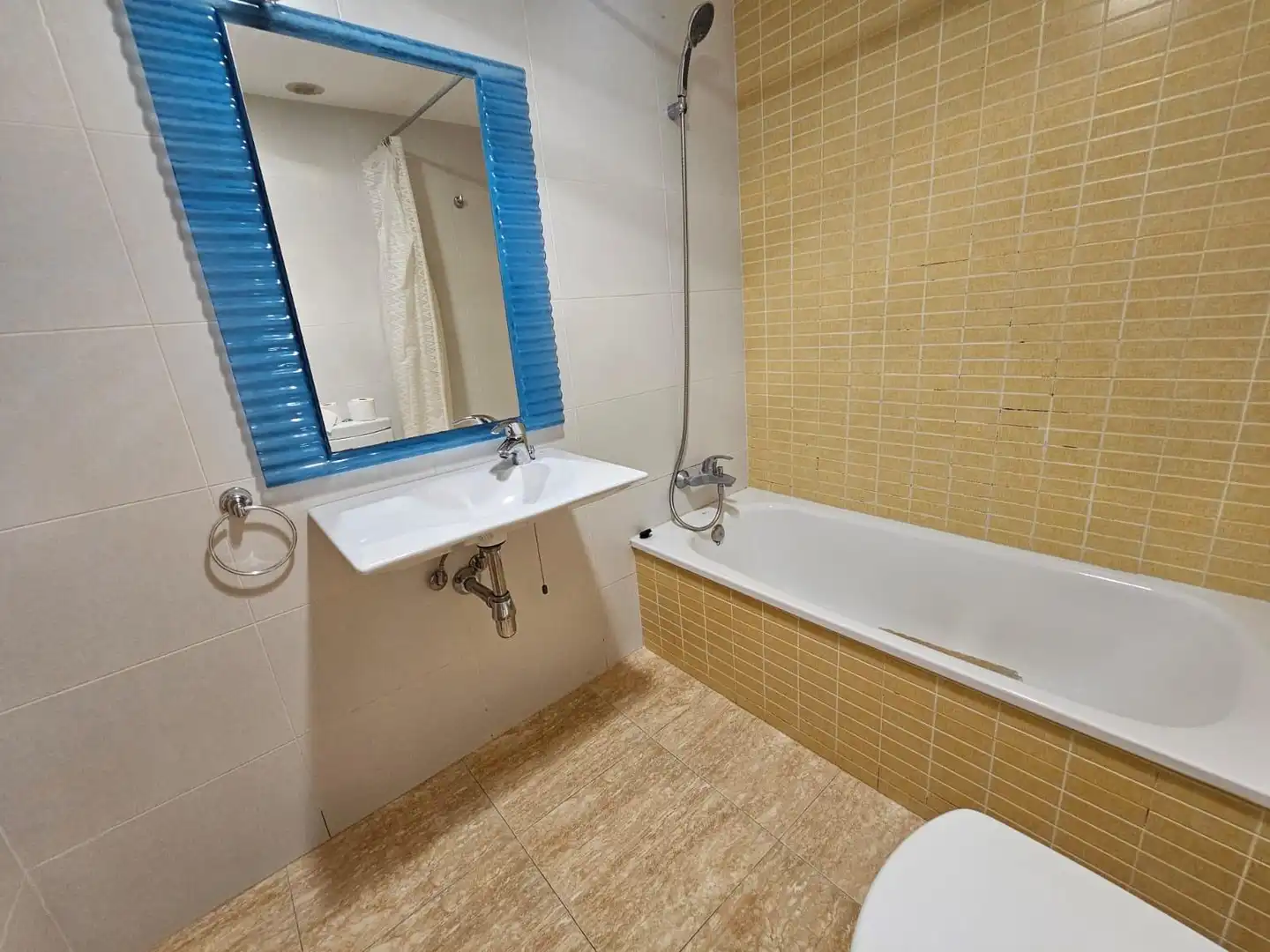 Bathroom of Flat for sale in Simat de la Valldigna  with Air Conditioner, Private garden and Balcony