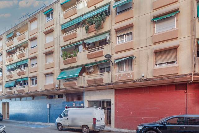 Piso en Venta en C/ Ramón Lacreu Navarro en Alfafar