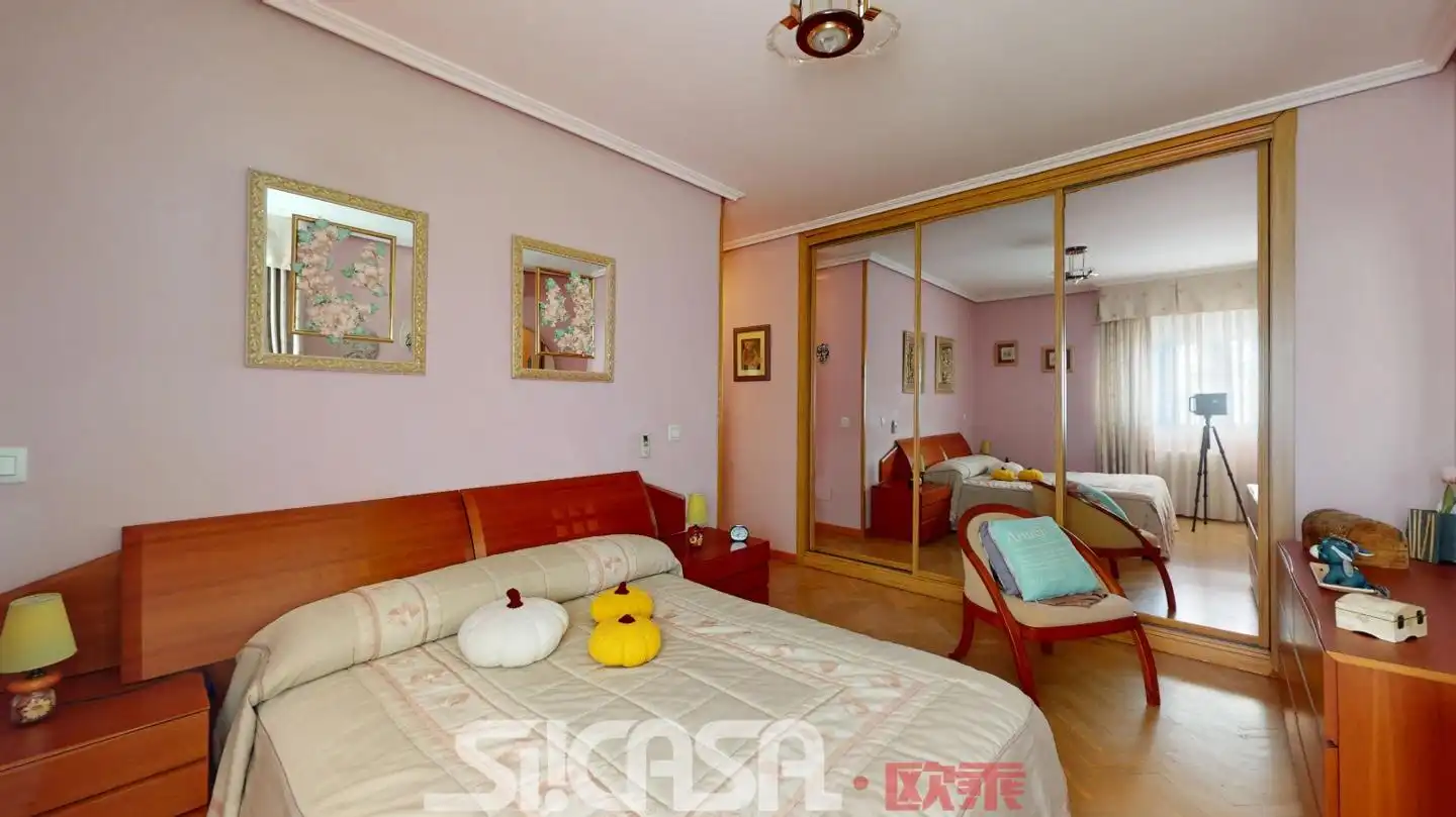 Dormitori de Casa adosada en venda en Pintores - Ferial