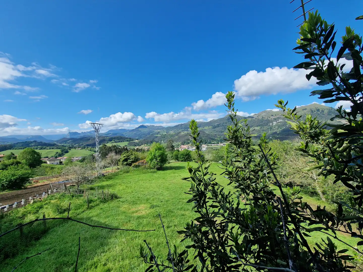 Vista exterior de Finca rústica en venda en Ampuero