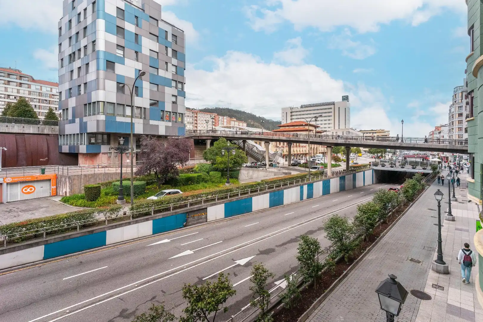 Vista exterior de Pis en venda en Oviedo  amb Calefacció i Parquet