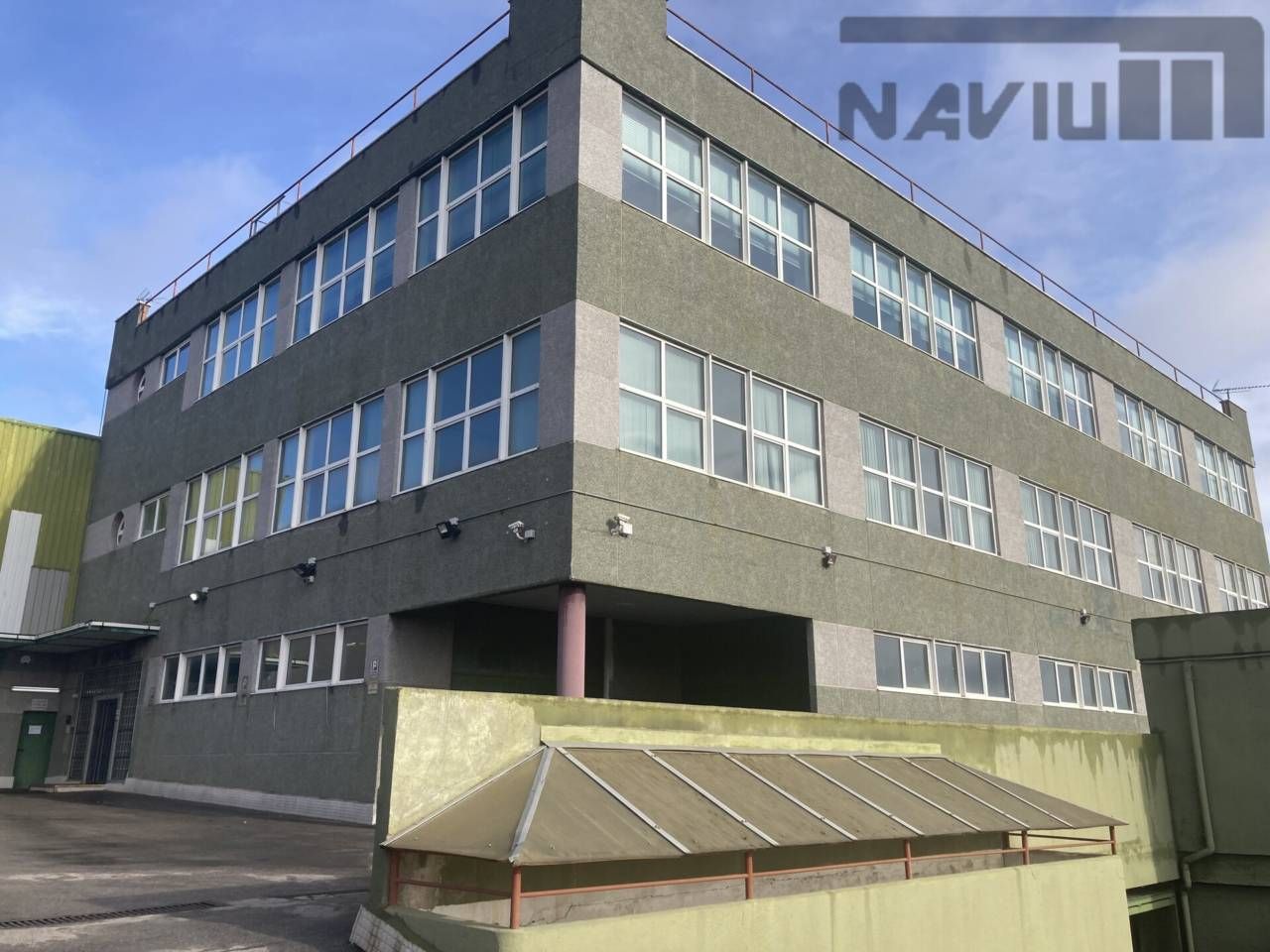 Exterior view of Industrial buildings to rent in Alcobendas  with Alarm