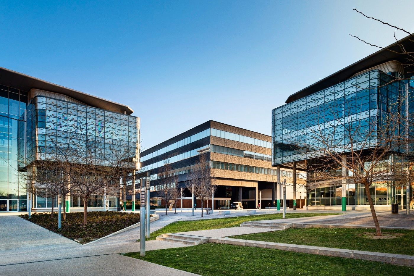 Vista exterior de Oficina de lloguer en Cornellà de Llobregat amb Aire condicionat