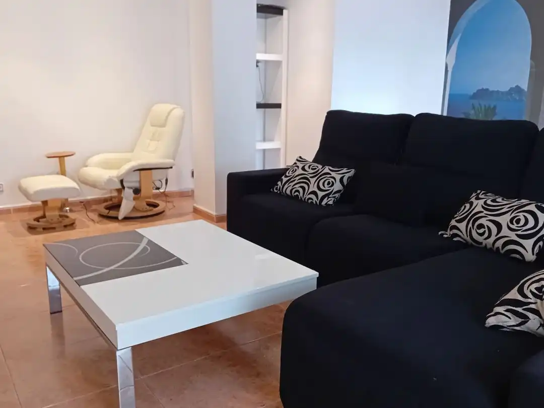 Flat for rent in Calle Miguel Villanueva, Gran Via