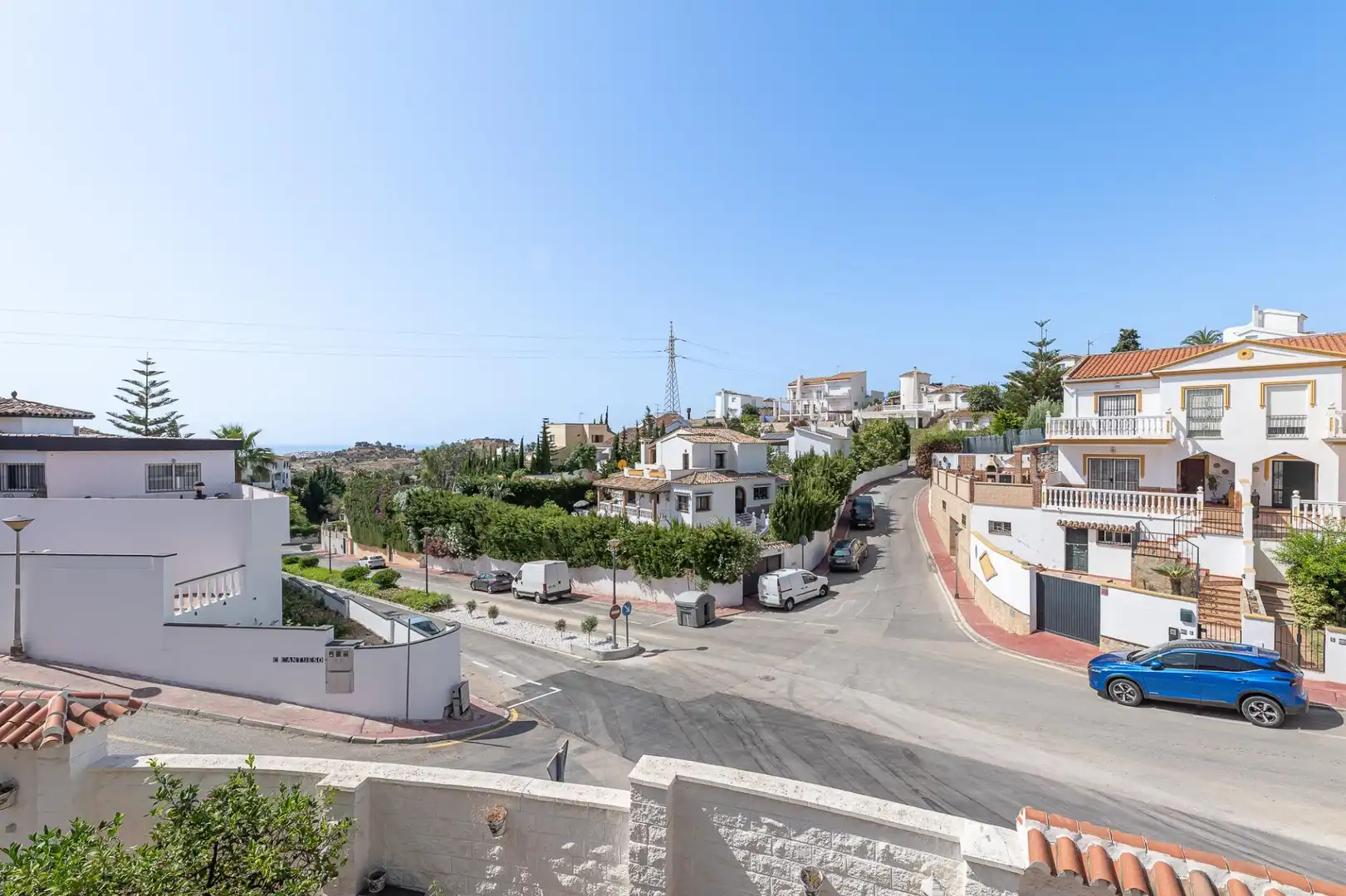 Vista exterior de Casa adosada en venda en Benalmádena amb Aire condicionat i Terrassa
