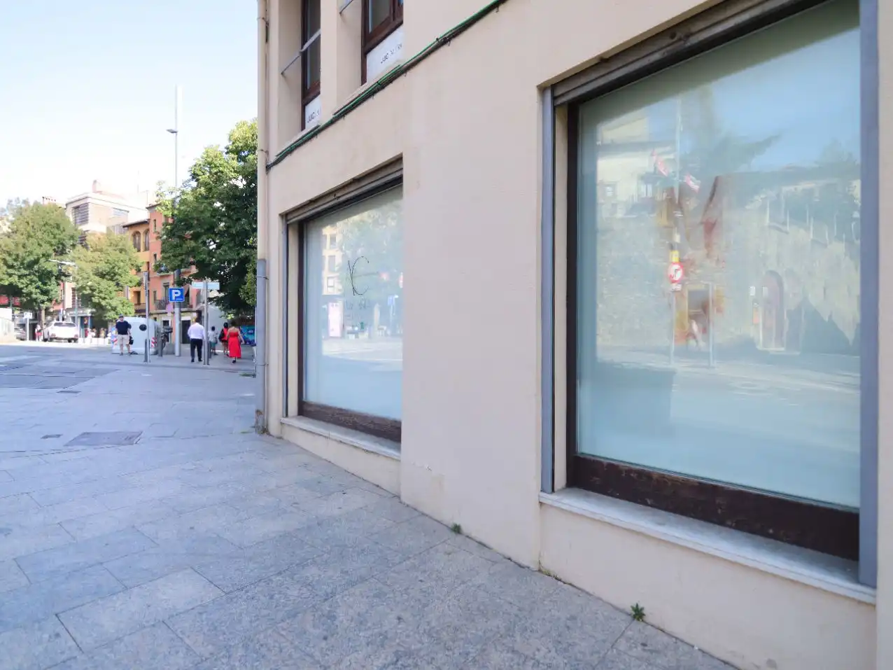 Local comercial en venda a Plaça de Santa Teresa 8