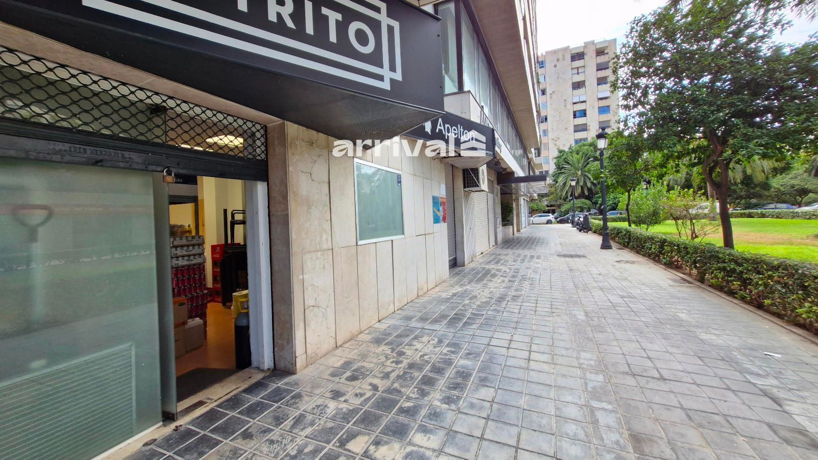 Exterior view of Premises for sale in  Valencia Capital  with Air Conditioner