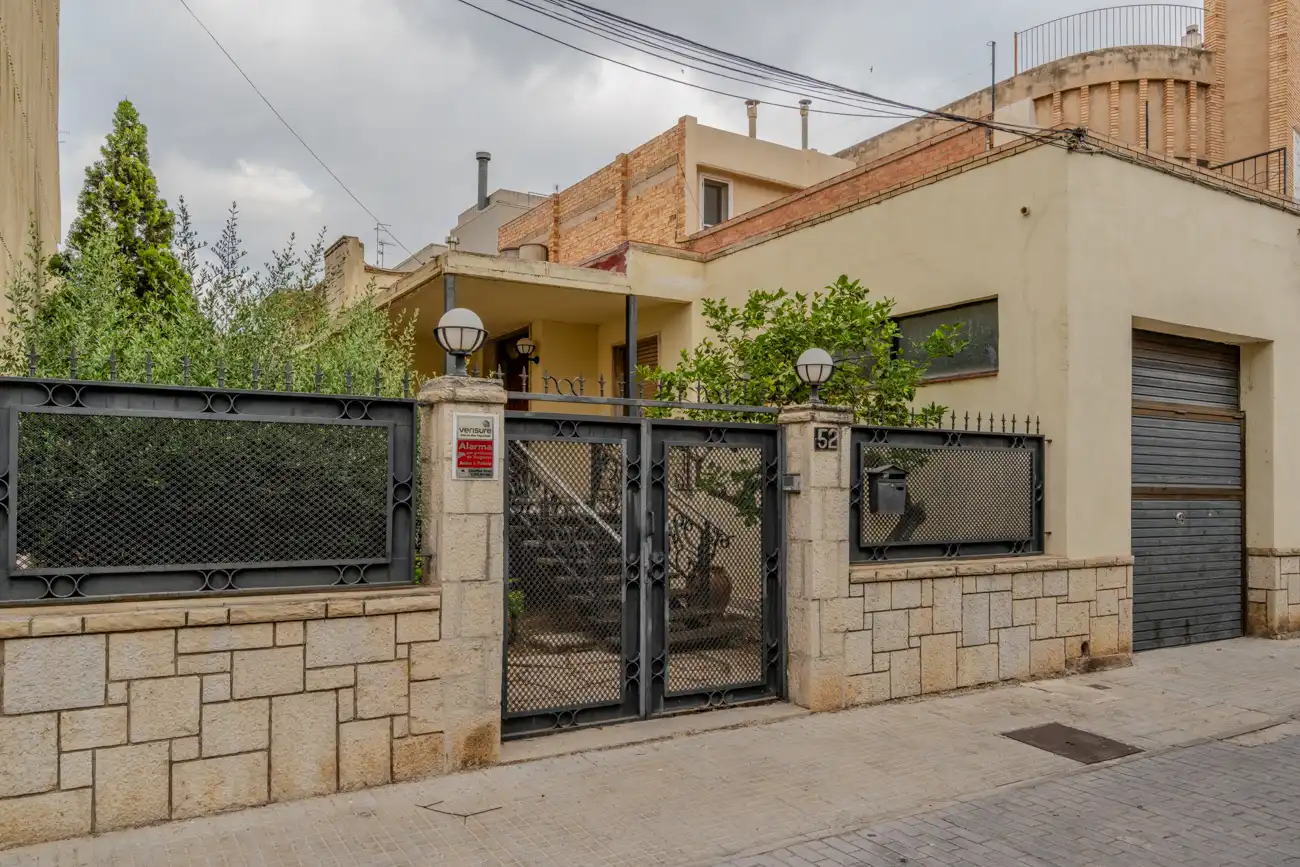 Vista exterior de Casa o chalet en venta en Amposta con Aire acondicionado, Jardín privado y Amueblado