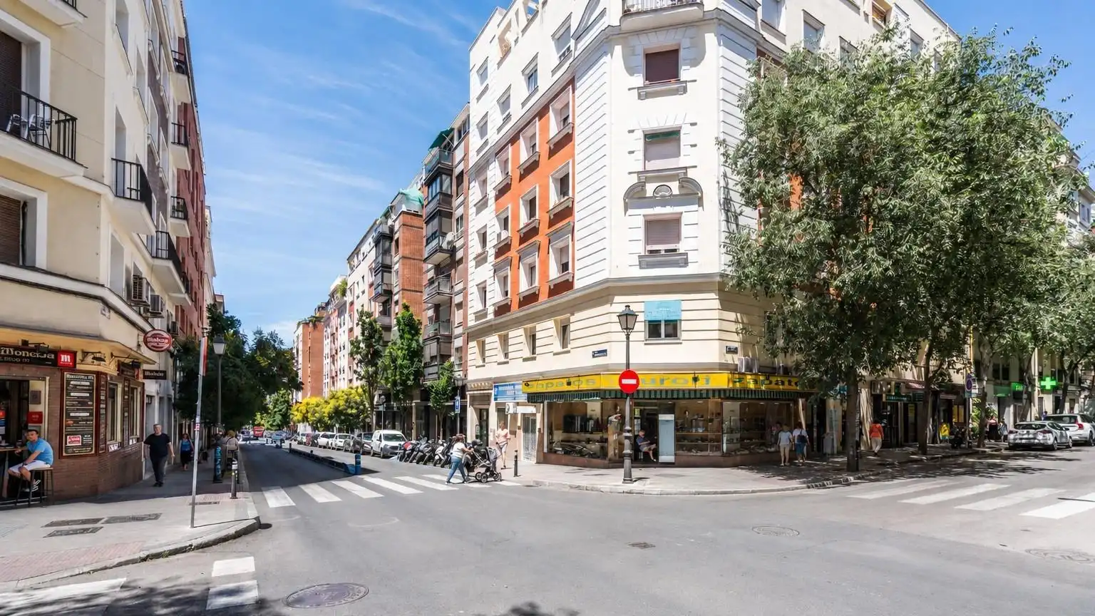 Vista exterior de Pis en venda en Madrid amb Calefacció i Moblat