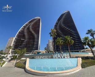 Vista exterior de Pis de lloguer en Benidorm amb Aire condicionat, Terrassa i Piscina