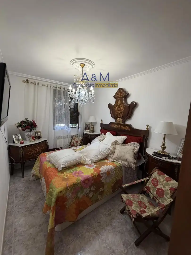 Habitación de Edificio en venta en Cigales
