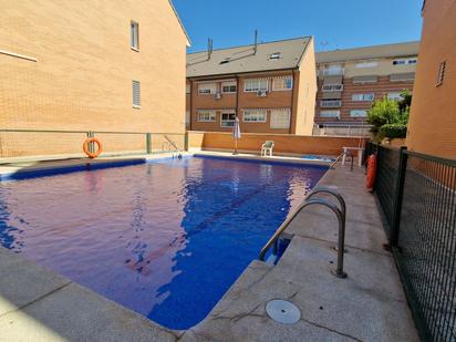 Piscina de Casa o xalet en venda en Alcalá de Henares amb Aire condicionat, Calefacció i Jardí privat