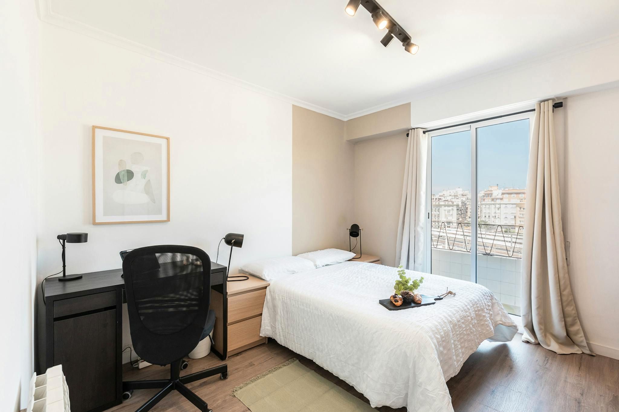 Bedroom of Flat to share in  Valencia Capital  with Air Conditioner, Heating and Furnished