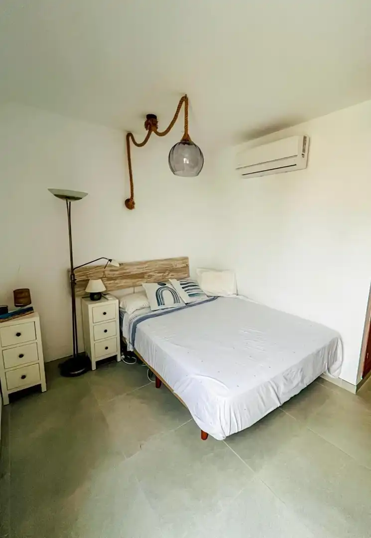 Habitación de Piso de alquiler en Ses Salines con Aire acondicionado, Balcón y Piscina comunitaria