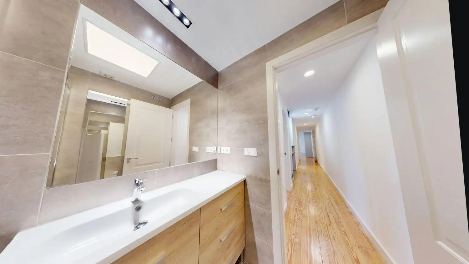 Badezimmer von Wohnung zur Miete in Casco Antiguo