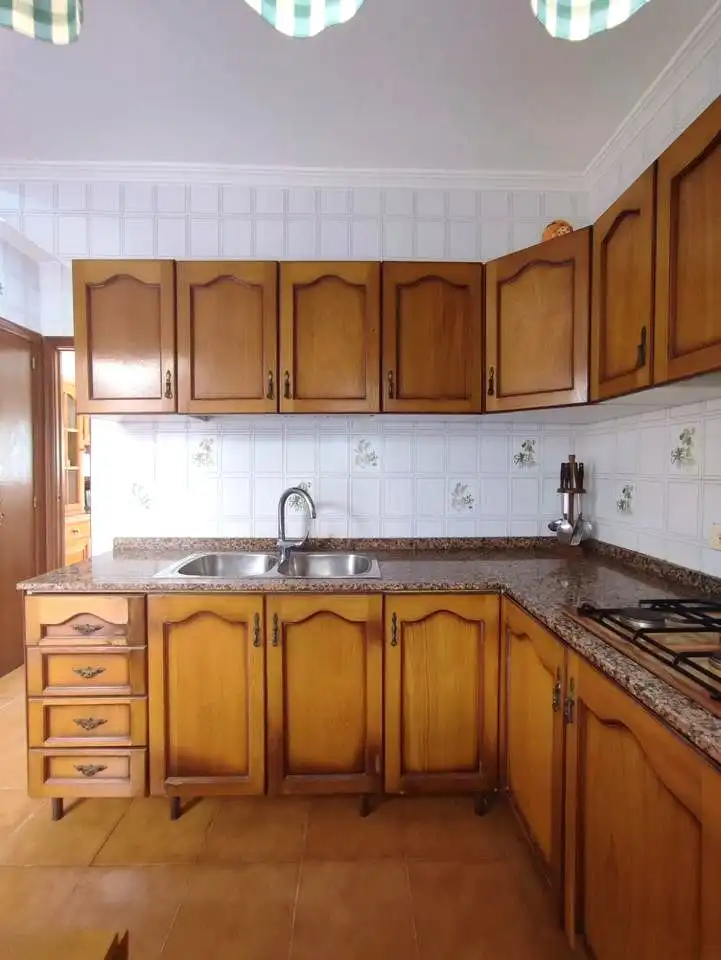 Cuina de Casa o xalet en venda en San Pedro del Pinatar amb Aire condicionat, Jardí privat i Terrassa