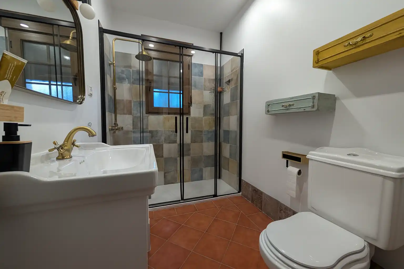 Bathroom of Houses for sale in Aljaraque  with Air Conditioner and Swimming Pool