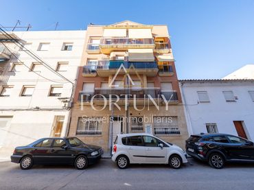 Dúplex amb balcó en venda a CL SIS